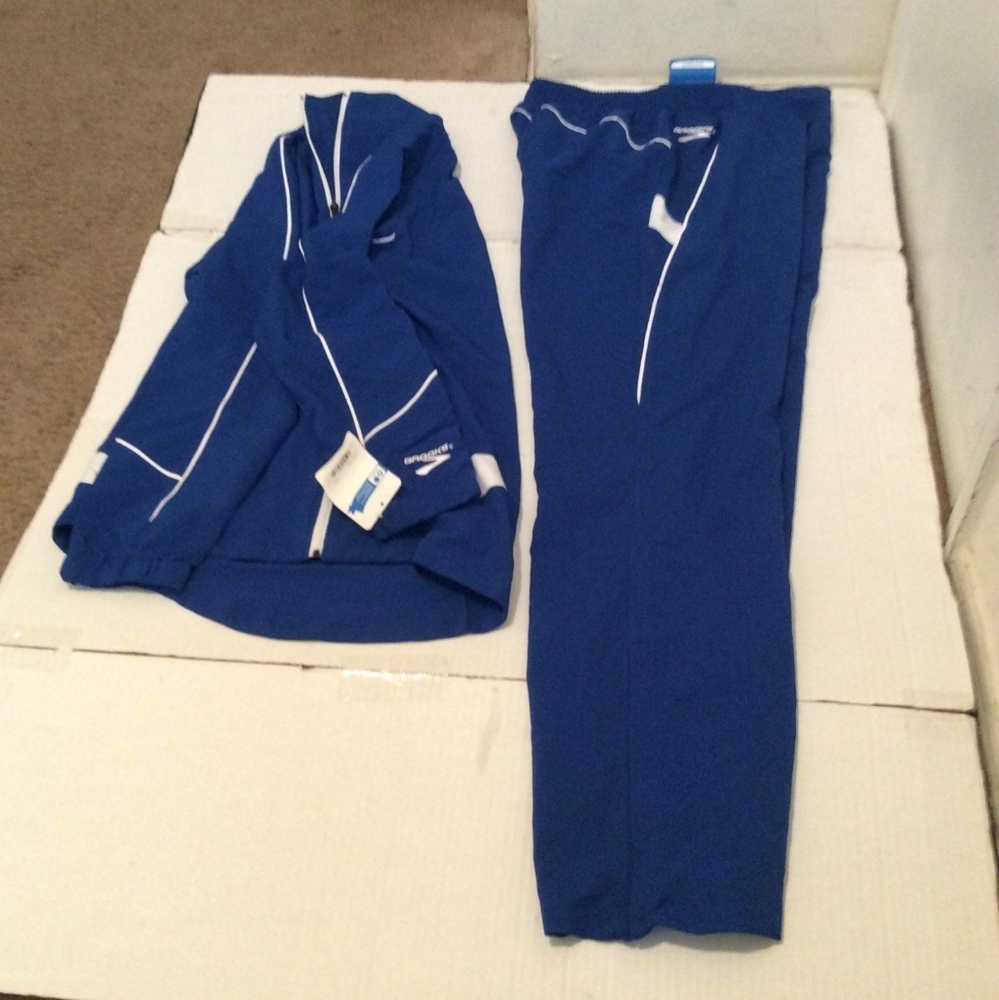 WOMEN'S BROOKS TRACK SUIT BRAND NEW WITH TAGS SIZE XL